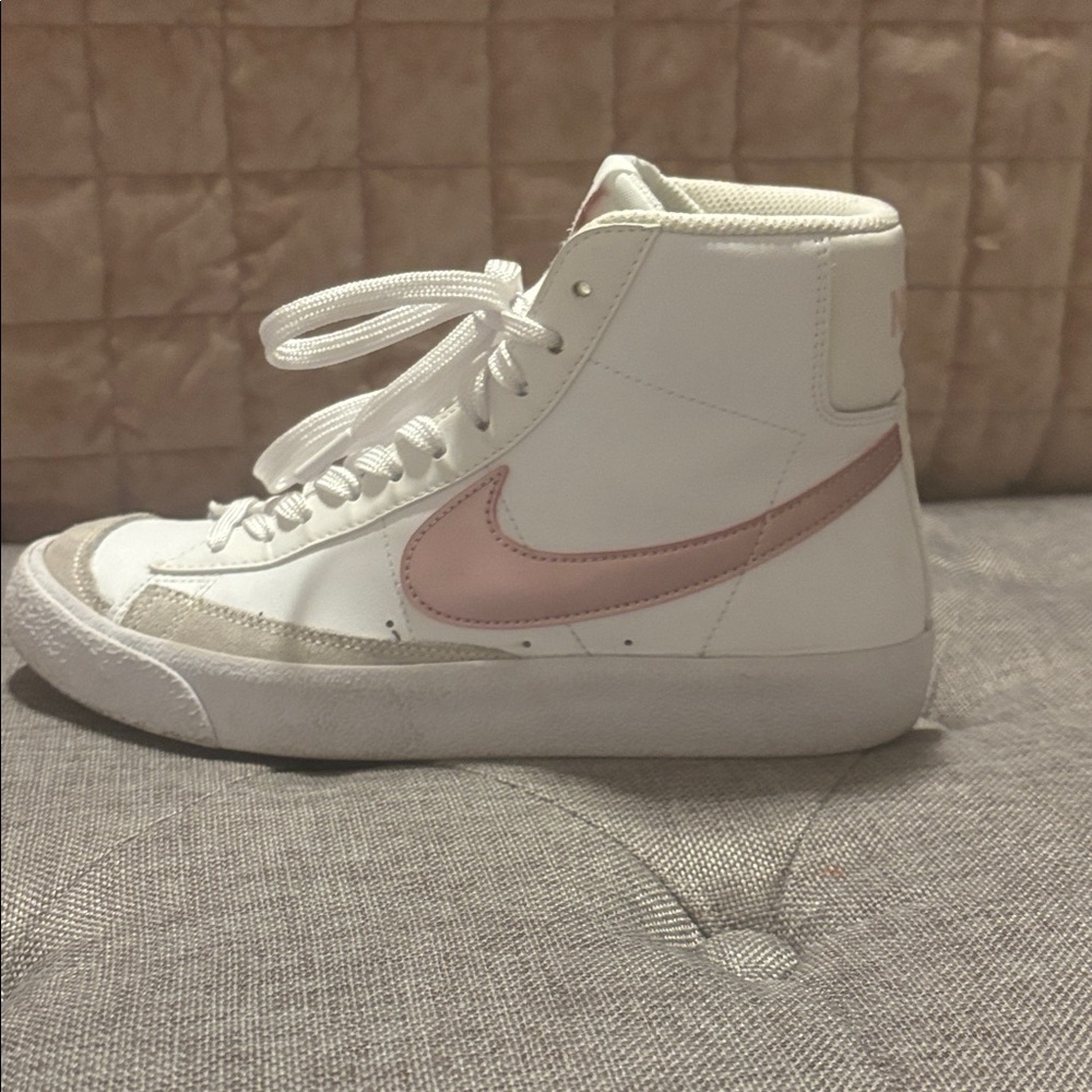 Nike Blazer Mid White Pink Size 6Y Youth Womens 7.5 Retro High Top Sneakers